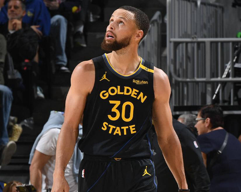 包含勇士上演逆转好戏，库里全场手感火热砍下分的词条