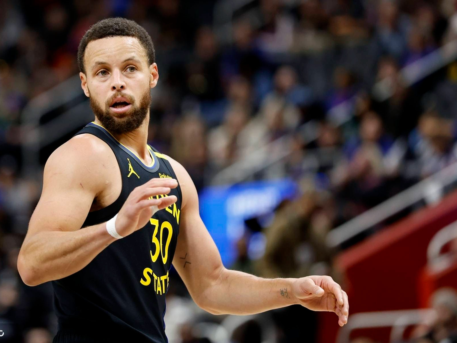 包含勇士上演逆转好戏，库里全场手感火热砍下分的词条