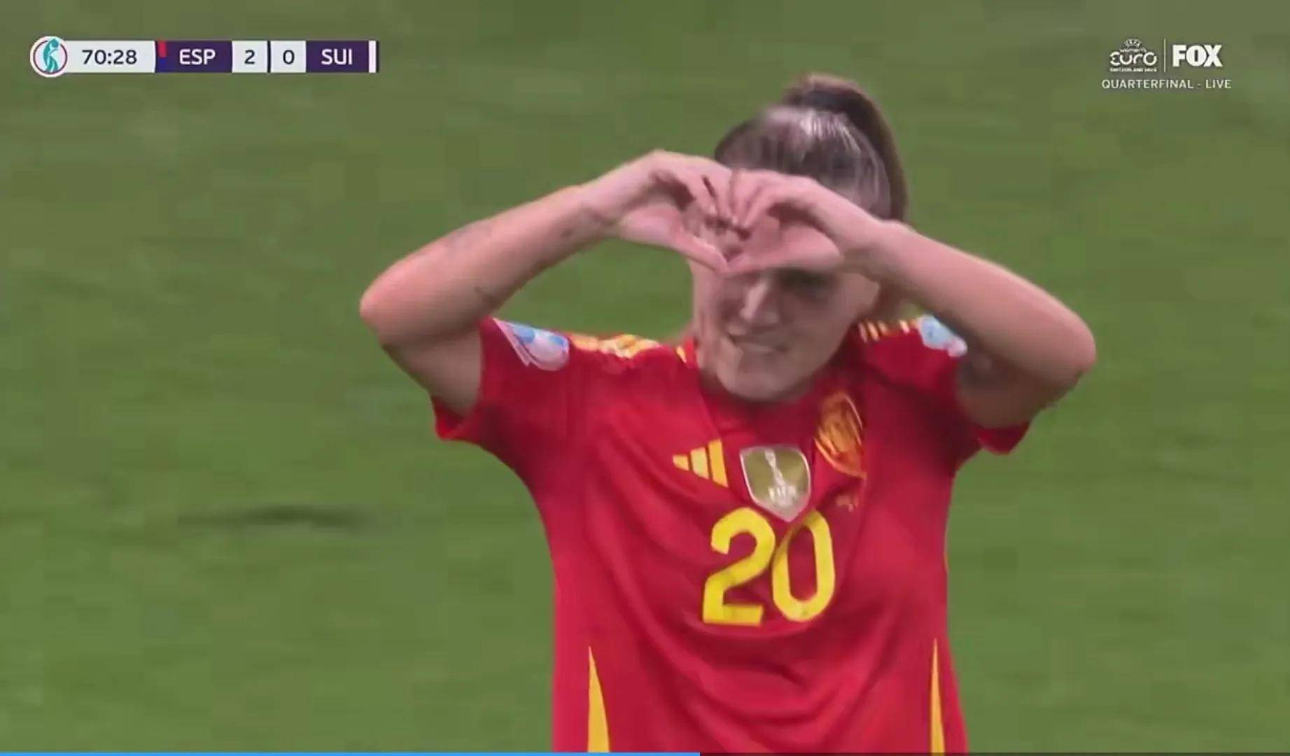 意大利女足球员赛后接受媒体采访 意大利女足球员赛后接受媒体采访