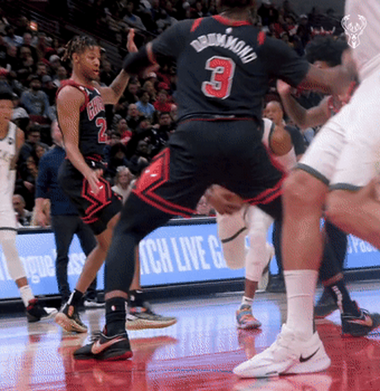 NBA东部决赛:篮网逆转击败雄鹿晋级总决赛 NBA东部决赛:篮网逆转击败雄鹿晋级总决赛