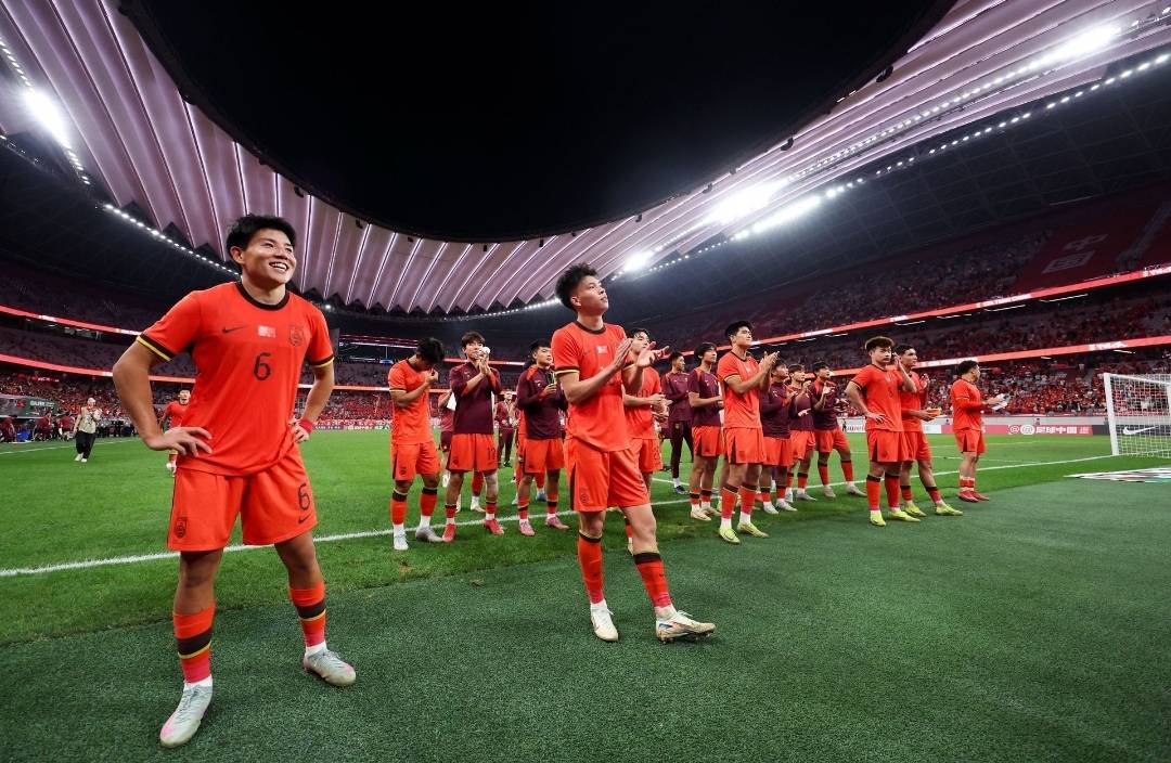 亚洲足球盛事上演激烈对决，中超豪强冲刺胜利的简单介绍