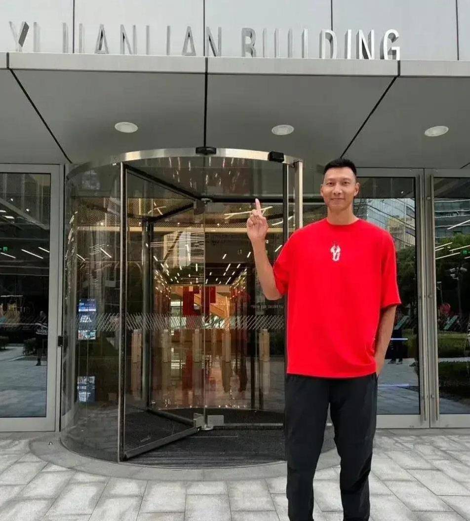 易建联再膝盖受伤！机构人士表示需休息至少两周的简单介绍