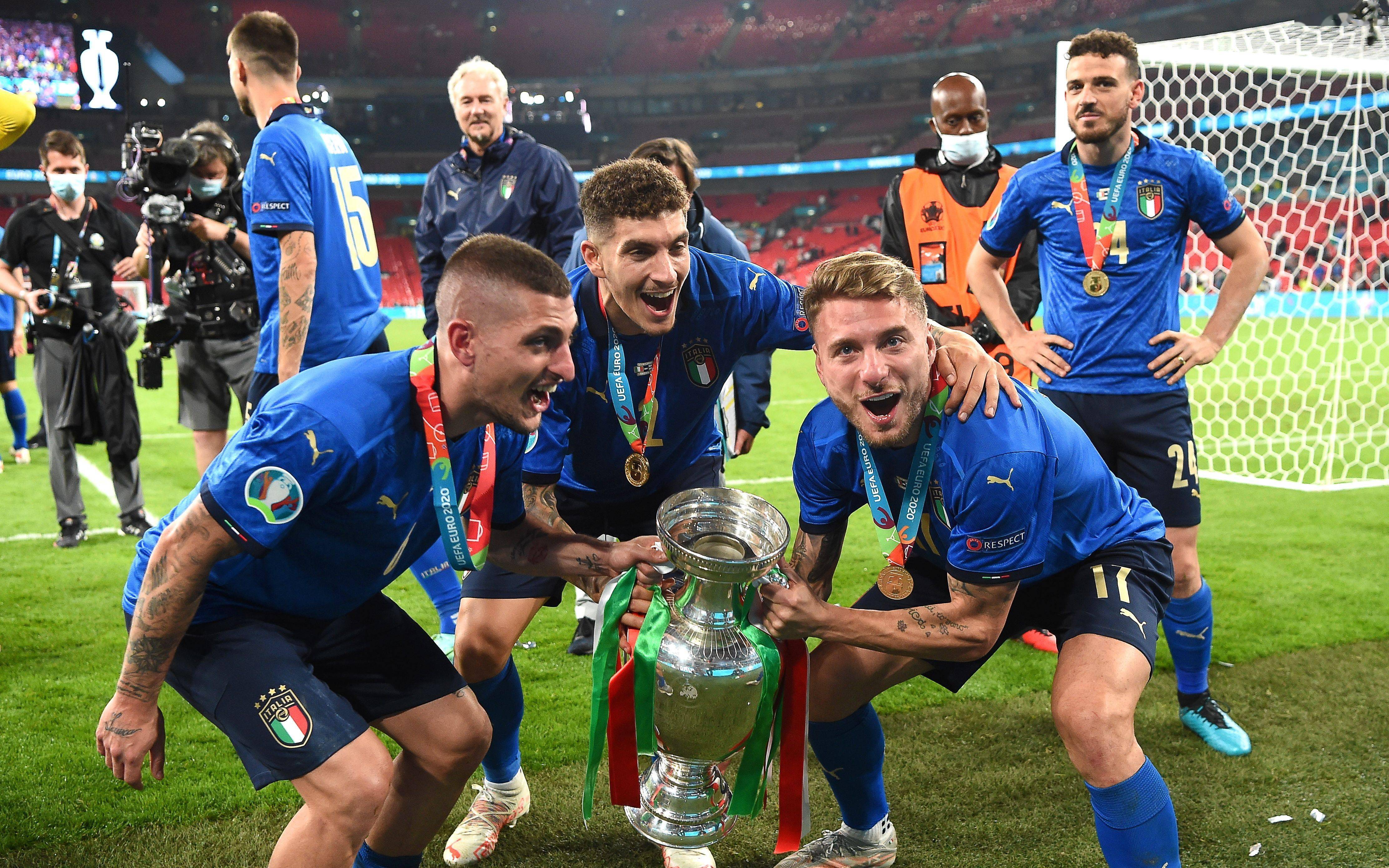 关于意大利球队在国际赛场上表现抢眼，令人刮目相看的信息