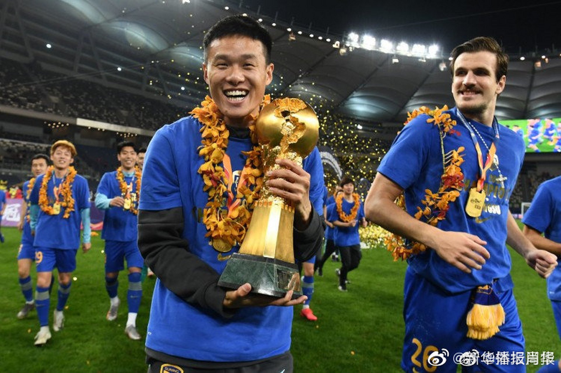 关于江苏苏宁球员表现抢眼，帮助球队取得胜利的信息