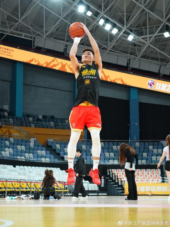 篮网翻盘广东队，孙铭徽状态火热